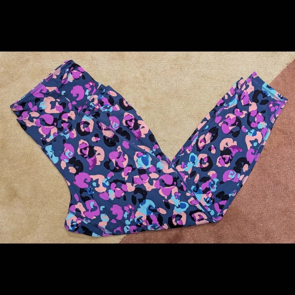 LIVI Soft Printed Leggings